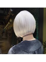 ジルバイジゼル(JILL by GiseL)&nbsp;中世ウルフ/メンズウルフ/ハイトーン/ダブルカラー/ホワイト