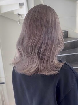 リア(riah) ダブルカラーミルクティーベージュレイヤーカット韓国ヘア