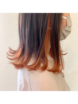 アグラントープ(a Gland taupe) 小顔大人可愛い外ハネイヤリングカラー小顔ミディ20代30代40代