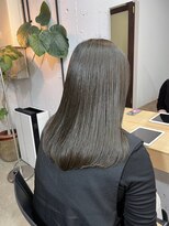 ソエル(Soell)&nbsp;髪質改善 レイヤーカット オリーブカラー ツヤ髪 20.30代女性