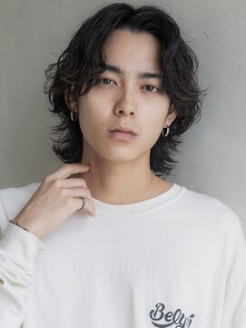 アリエッタ(aRietta) 常田大輝風×センターパートミディアム×波巻きパーマ