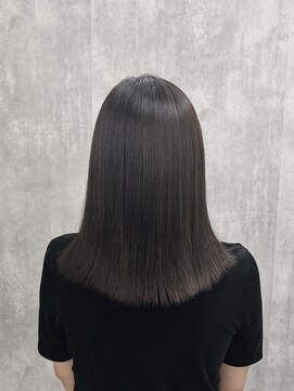 ディーボーイリタ 光の森(D-BOY Lita) グレージュカラー