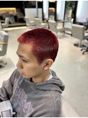 原色レッドで魅せるハイトーンショート