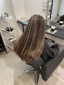 キング 梅田店(K!ng) 縮毛矯正髪質改善レイヤーカットトリートメント心斎橋美容室