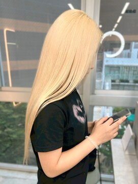 ジゼル 梅田(GiseL) ブリーチ ダブルカラー ハイライト ハイトーン 透明感 10代20代
