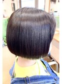 切りっぱなしミニボブ