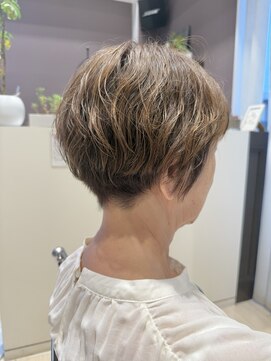 イースト(YEAST) 襟足クセ毛さんショート