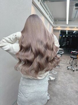 エミーバイモアムー(Emmie byMoremuu) 【埼玉ギャルの救世主】パールホワイトグレージュ