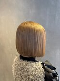 大人かわいい前下がりボブ×うる艶ブロンドヘア ケアブリーチ