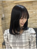 暗髪×ミディアムレイヤー×小顔カット