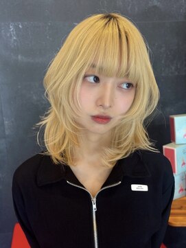 ポイントファイブバイソレイユ 藤沢店(.5 by SOLEIL) ミディアムレイヤー韓国風くびれヘアブリーチブロンドカラー