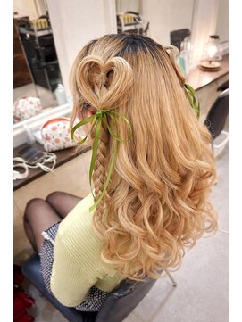 ヘアセットサロン プティ 神戸三宮(petit) ハートのハーフアップ