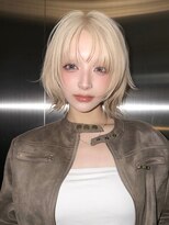 ベル 新宿(Belle) 10代20代ハッシュカットシースルーバング抜きっぱなしブロンド