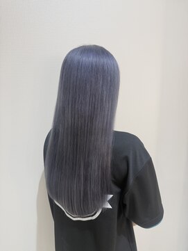 イリス(Iris) 透明感抜群◎アッシュグレーカラー
