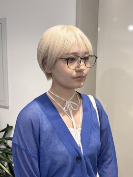 フォト イケブクロ(foto IKEBUKURO) 抜きっぱなしホワイトブロンド×耳かけショート