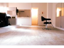 エモ(EMO)の雰囲気(私だけの隠れ家サロンInstagram (@emo0721))