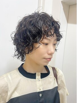 オンザ(ONTHE) 立体感エッジの効いたパーマショートウルフ