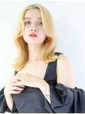 【柴田優香】抜きっぱなしブロンドにセンターパートのくびれヘア