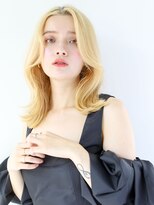 ヘアサロン ガリカ 表参道(hair salon Gallica) 【柴田優香】抜きっぱなしブロンドにセンターパートのくびれヘア
