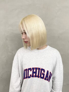 リトバイプティパ(Lit by petit-pas) ハイトーンボブ/ホワイトブロンド