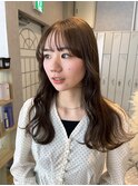 オリーブベージュ