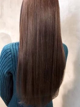 【圧倒的な艶髪へ】一度で効果抜群！クセを抑えて扱いやすい髪質を実現！［髪質改善/縮毛矯正］　