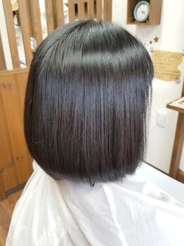 リアンリアン(Rien Lien)の写真/【メテオアルカリ酸熱トリートメント】厳選された薬剤で艶やかストレートへ…思わず触れたくなる美髪に◎