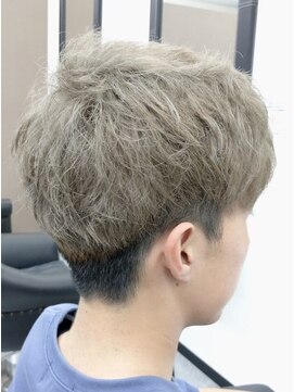 ティエナビューティー(TIENA BEAUTY) #ハイトーン#韓国風#ダブルカラー＃メンズカット