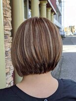 ジュリアンマーラ(Julien Mara) ハイライトボブ/小顔カット/大人可愛い/立体感カラー/白髪ぼかし