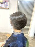 丸みショートのアッシュカラー