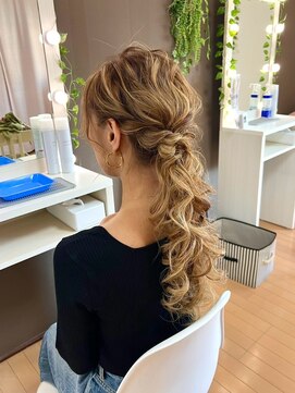 ジェミータ 横浜 ゆるふわローポニー【横浜/ヘアセット/着付け/ヘアメイク】