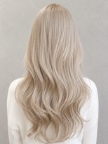 プライズ 表参道原宿店(prize)&nbsp;ホワイトベージュカラーブリーチダブルカラーヘアメ原宿学割U24