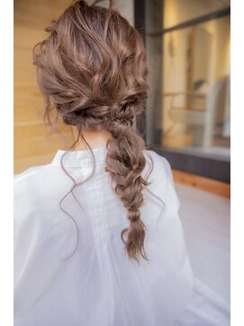 ネウィ 京橋(newi) 【uta*_girls】 satoko 編みおろしスタイル