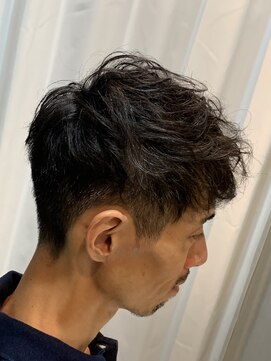 クローバー(CLOVER) クセを生かした大人スタイル