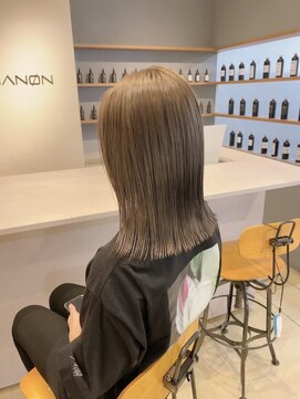 フランチェスカドット(francesca.) アッシュミルクティー×切りっぱなしボブ【竹中慎治】梅田