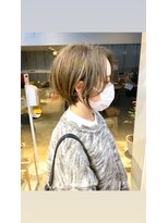 エルエスヘアー(LS HAIR) 耳かけくびれショート×オリーブグレージュ
