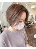 20代、30代、40代以降も似合いやすい前髪長めなショートボブ