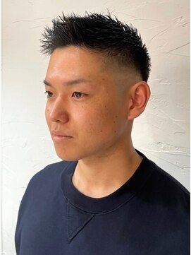 ディスイズバーバーセカンド(THIS IS BARBER 2nd) ベリーショート　フェードカット　ショートレイヤー　黒髪