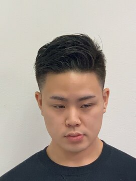 レオンOK メンズサイドパート刈り上げ01