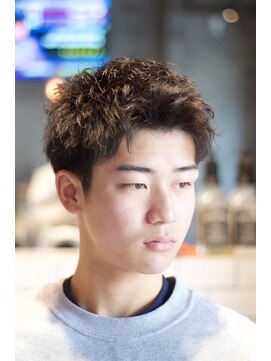 キングスマントーキョー 立川北口店(KINGSMAN TOKYO) アップバング / ツーブロック / スキンフェード 【立川】