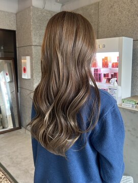 リンダテーラ(Linda tela) 【札幌白石】ハイライト/ベージュ/艶ロング/透明感カラー