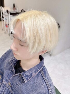 デイズ(days) ホワイトブロンド×中性ウルフカット　超ハイトーンカラー