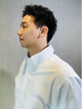 リア(Li'a) ツイストスパイラル＋刈り上げスタイル