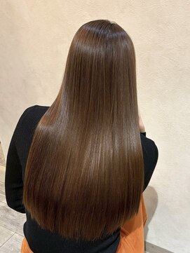 リア(Liea) “誰もが一度は憧れる艶髪”へ