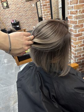 結んでも可愛い/シャドールーツ