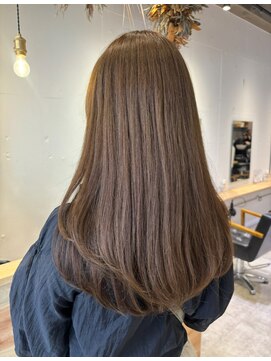 リタ(rita.) 小辻 艶髪☆レイヤーカット×オリーブベージュ Aujua