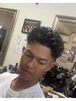 タツミサンジュウサン(TATUMI33)&nbsp;オールバック　パーマ　テーパーフェード