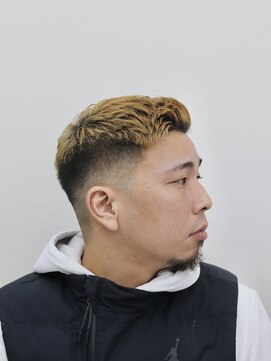 ダリーサード(DALIE third) クルーカットフェザーアップミドルフェード