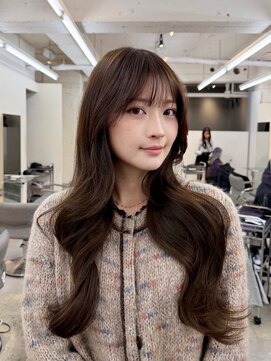 ヒュー 広島(HEW) くびれ顔周りレイヤーオリーブグレージュ