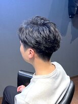 ビーダンディー(Bee dandy)&nbsp;ビジネスツーブロックショート フェザーパーマ かきあげバング